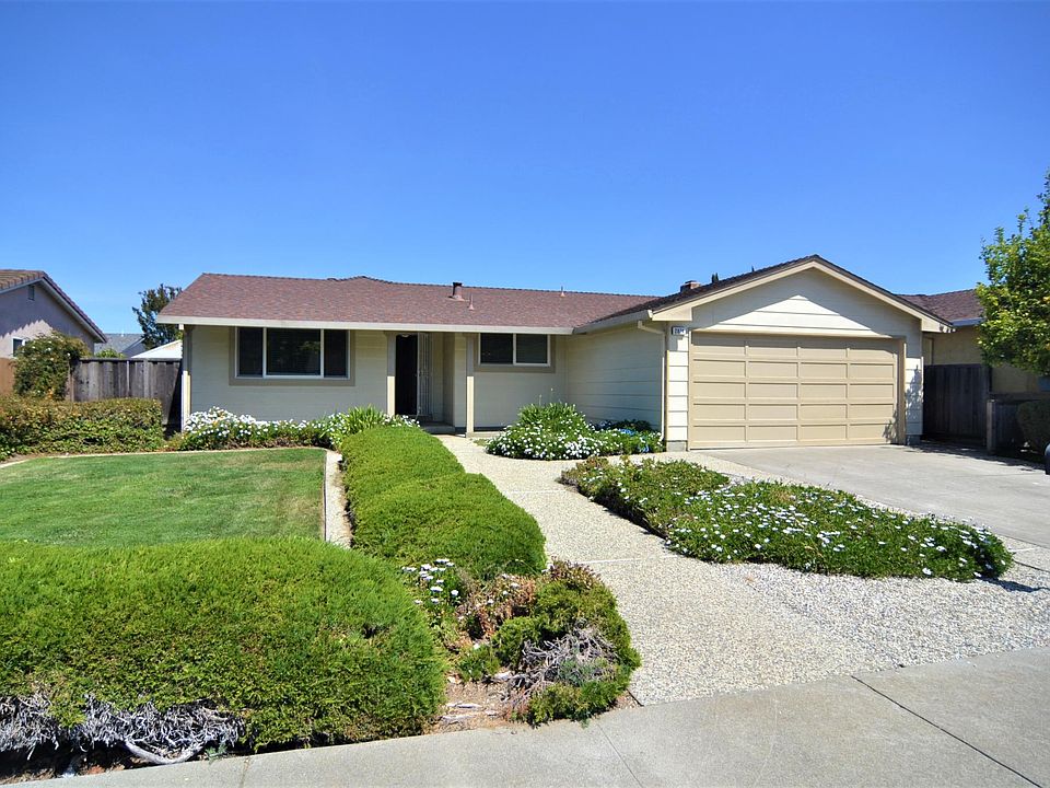 1st image of 2874 Pelican Dr