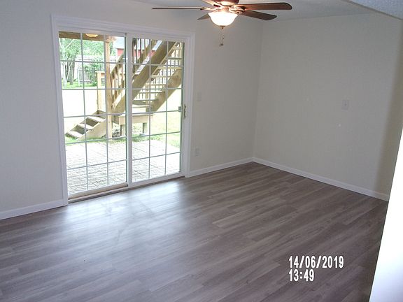 4th image of 28 Linda Ln