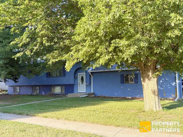 117 S Maple St, Wayne, NE 68787
