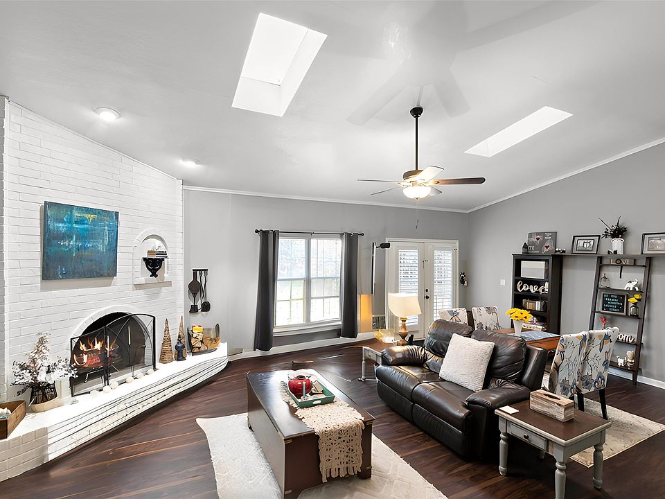 1st image of 6112 Cypress Point Dr