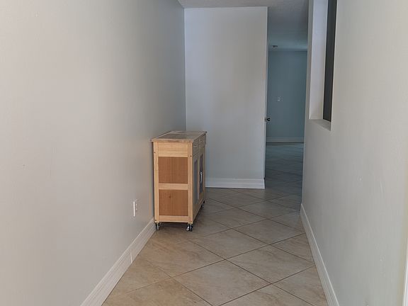 3rd image of 8422 Edgewater Place Blvd