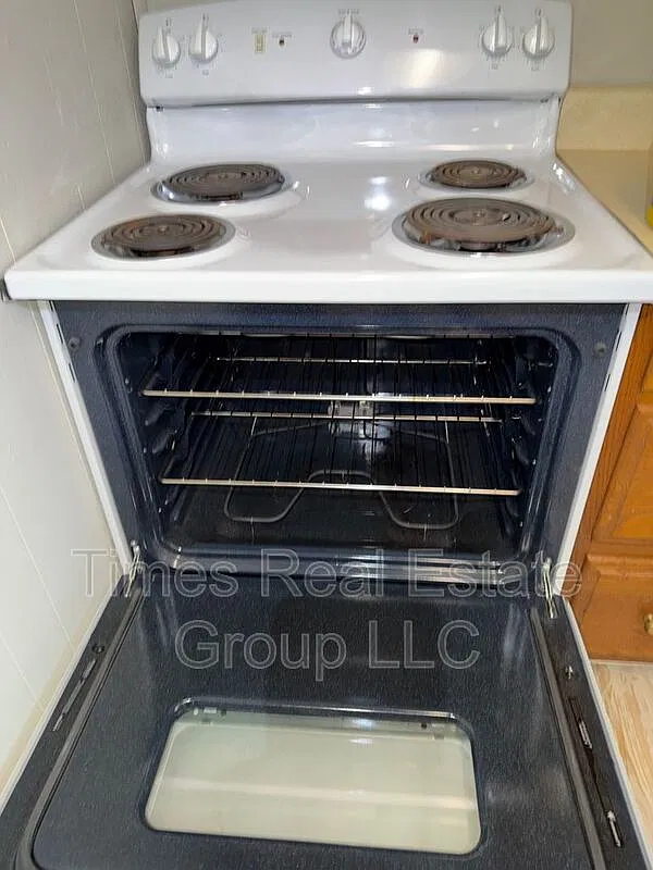 1 bed, 1.0 bath, $1,000 — Photo 2