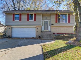801 Waverly Ave, Streamwood, IL