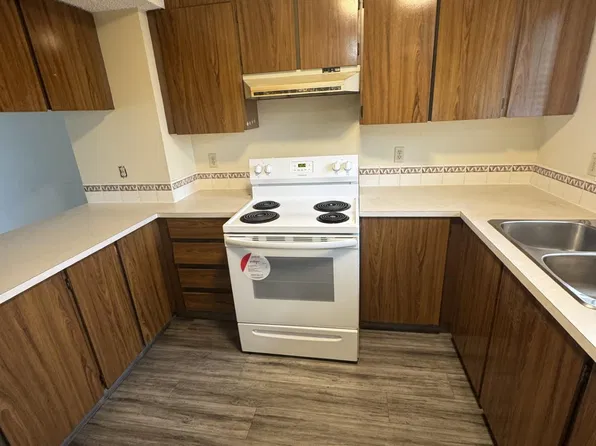 100 Street NW, Edmonton, AB