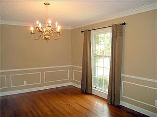 3rd image of 2585 Regents Walk Dr