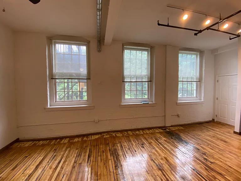 Riverside Lofts — Photo 10