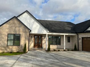 1520 E 10th St, Cookeville, TN 38501
