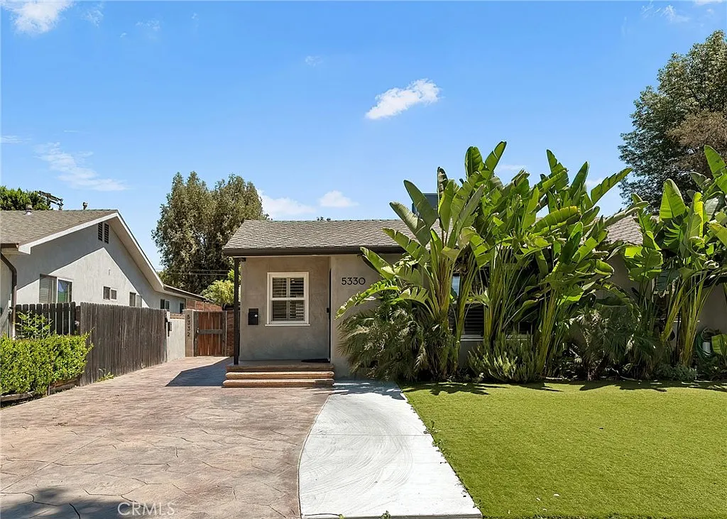 3 bed, 1830 sqft, $6,750 — Photo 3