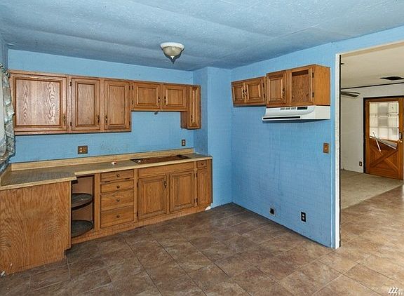 5th image of 9301 144th St E