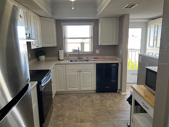 3rd image of 3983 Maceachen Blvd APT 432