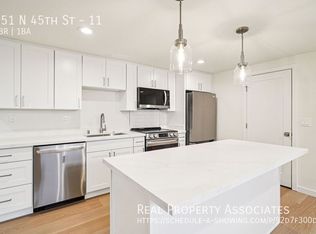 951 N 45th St #11, Seattle, WA 98103