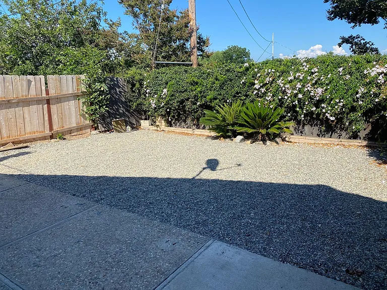 563 Carrie Cir — Photo 13