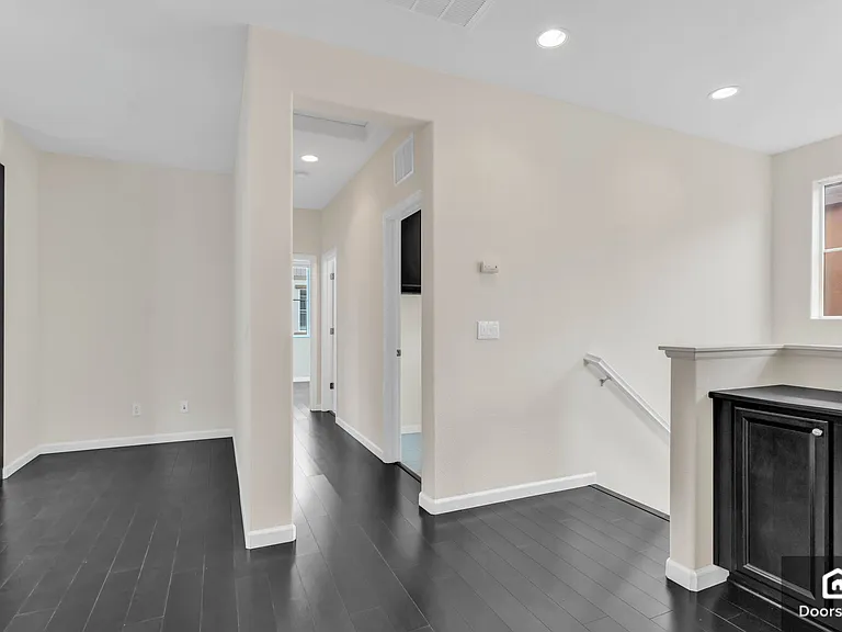 658 N 9th St — Photo 13