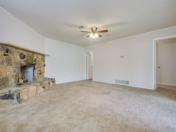 5th image of 1114 Glen Loch Dr