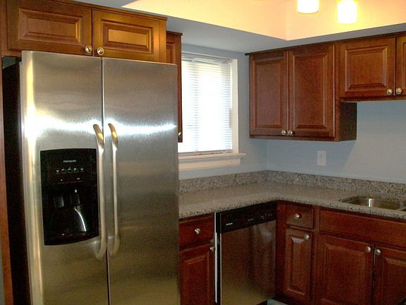 5th image of 219 Gawain Dr