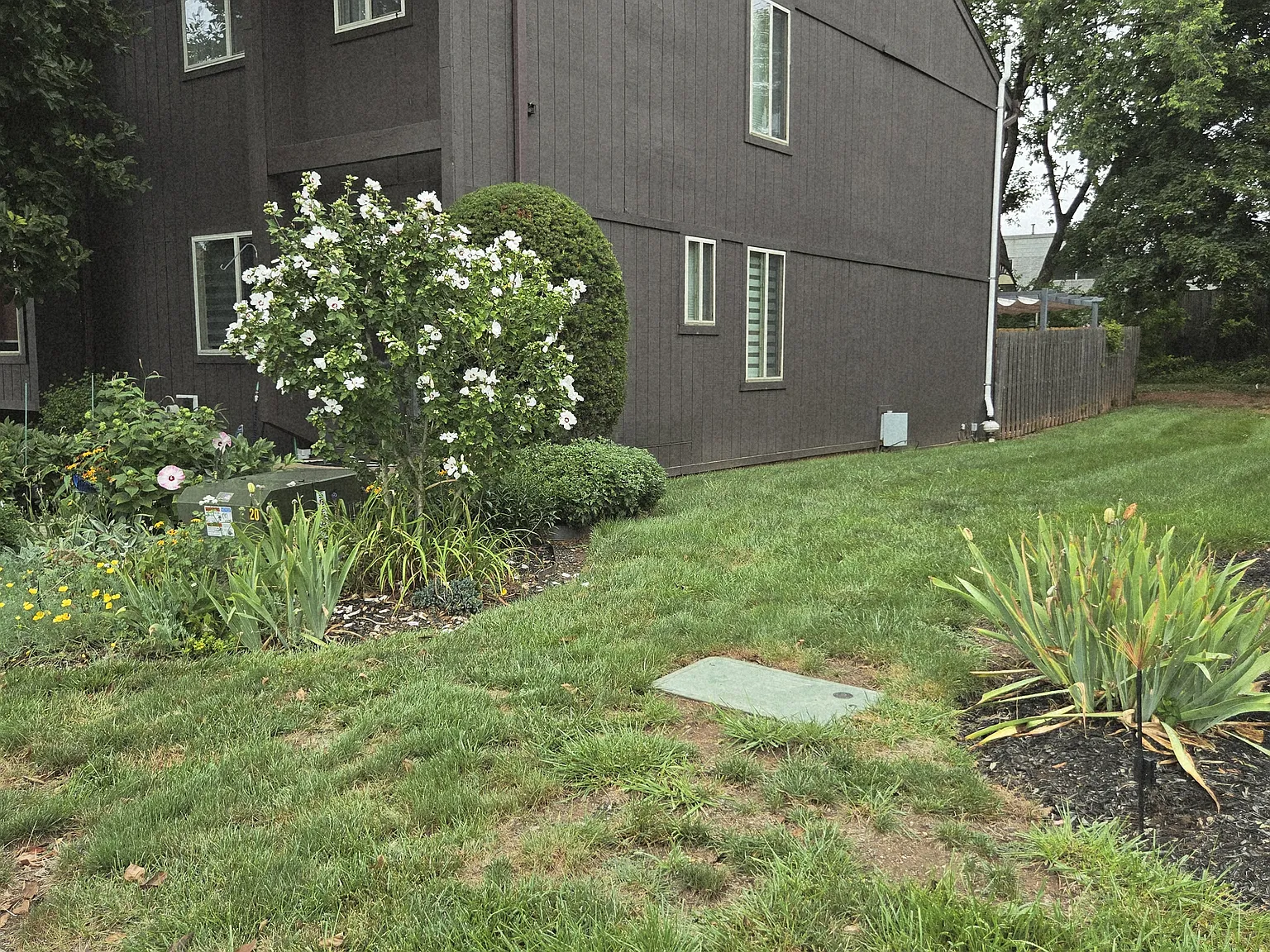 2 bed, 2.5 bath, 1440 sqft, $3,200 — Photo 3