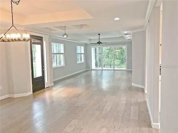 3rd image of 2130 Sherbrook Ave