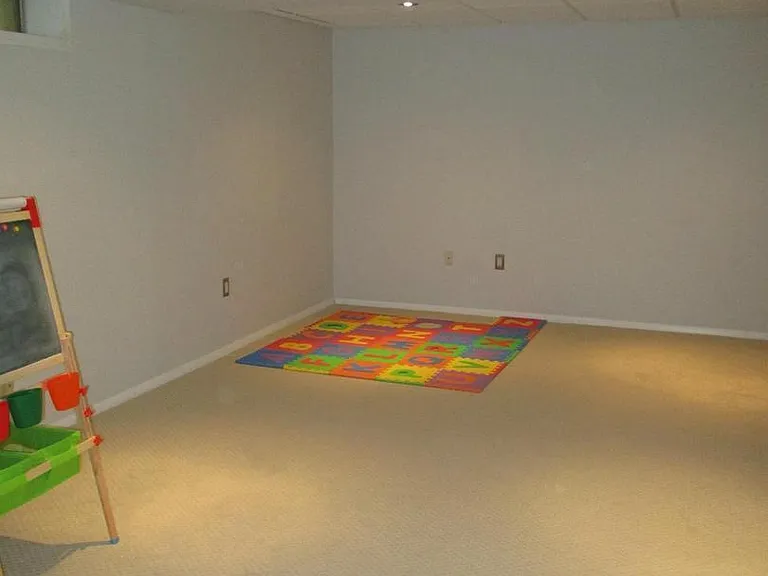 71 Versailles Blvd — Photo 15