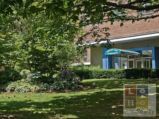 Sold by LoHo Realty | media 5
