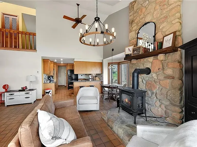5218 Foxcroft Dr — Photo 10