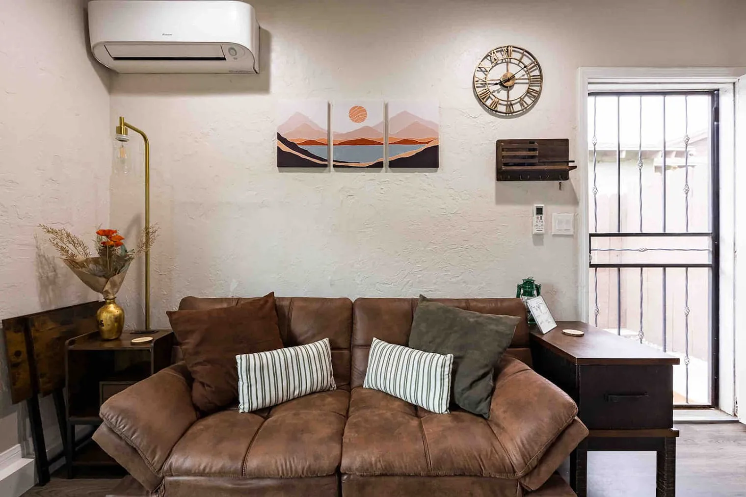 1 bed, 1.0 bath, 365 sqft, $4,964 — Photo 1