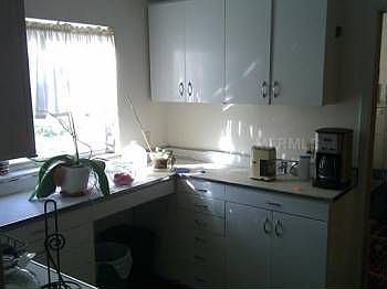 2nd image of 208 E 11th Ave