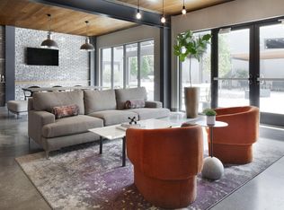 Hue, Saint Louis, MO 63110