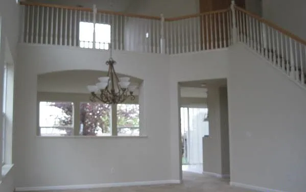 3 bed, 2.5 bath, 2159 sqft, $2,900 — Photo 2