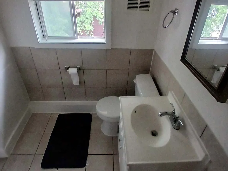 1315 Virginia Ave — Photo 11