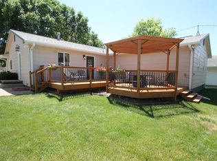 405 7th St SW, Le Mars, IA 51031