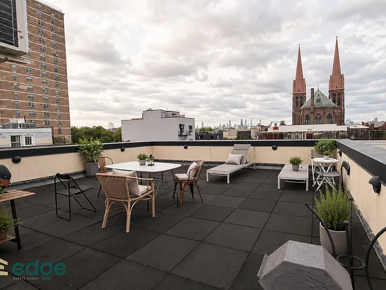 121 Boerum St #2D — Photo 7