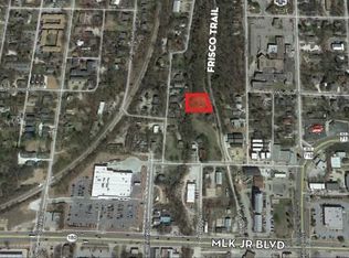 N Gregg Ave, Fayetteville, AR 72701