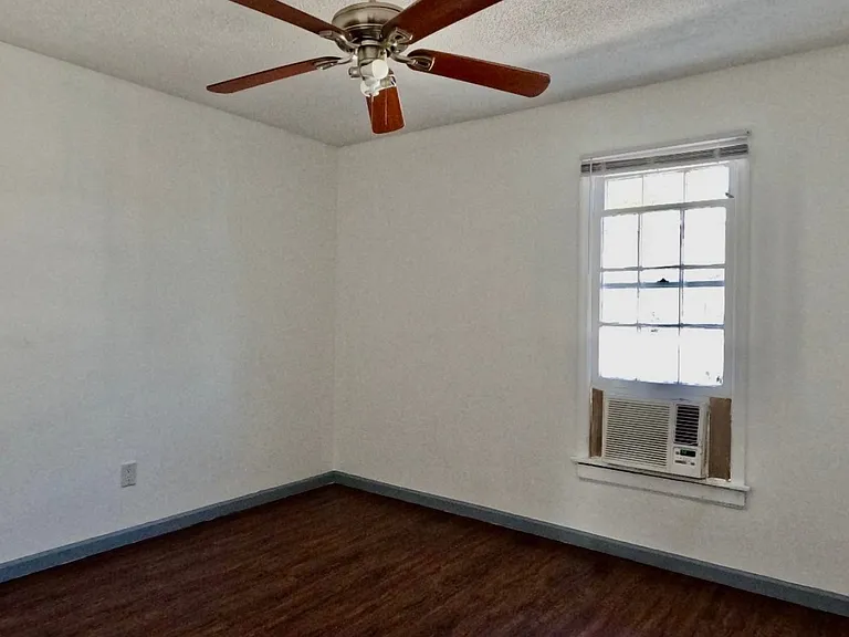 700 S Mitchell Dr #B — Photo 9