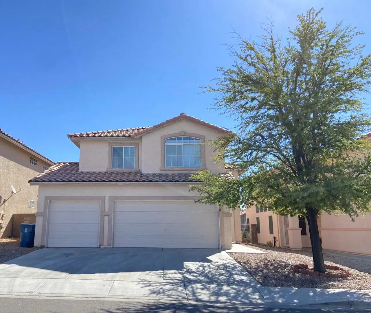 5 bed, 2307 sqft, $650 — Photo 3