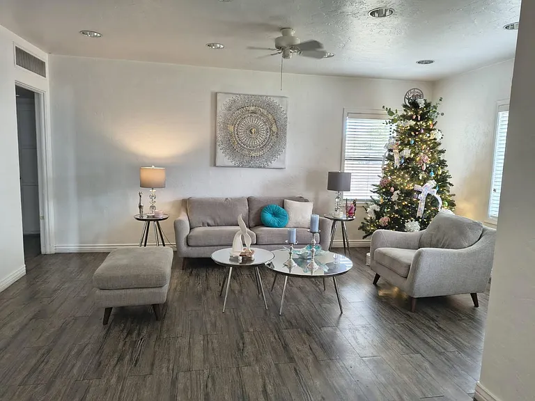 531 E Osborn Rd — Photo 10