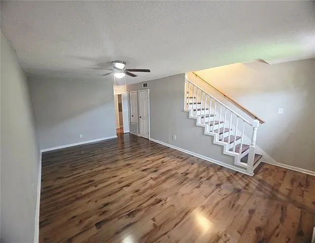9042 Bunker Hill Rd — Photo 2