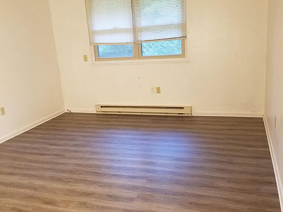 Living Room w/window