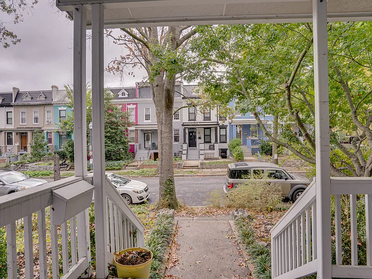 Keefer Pl NW — Photo 30