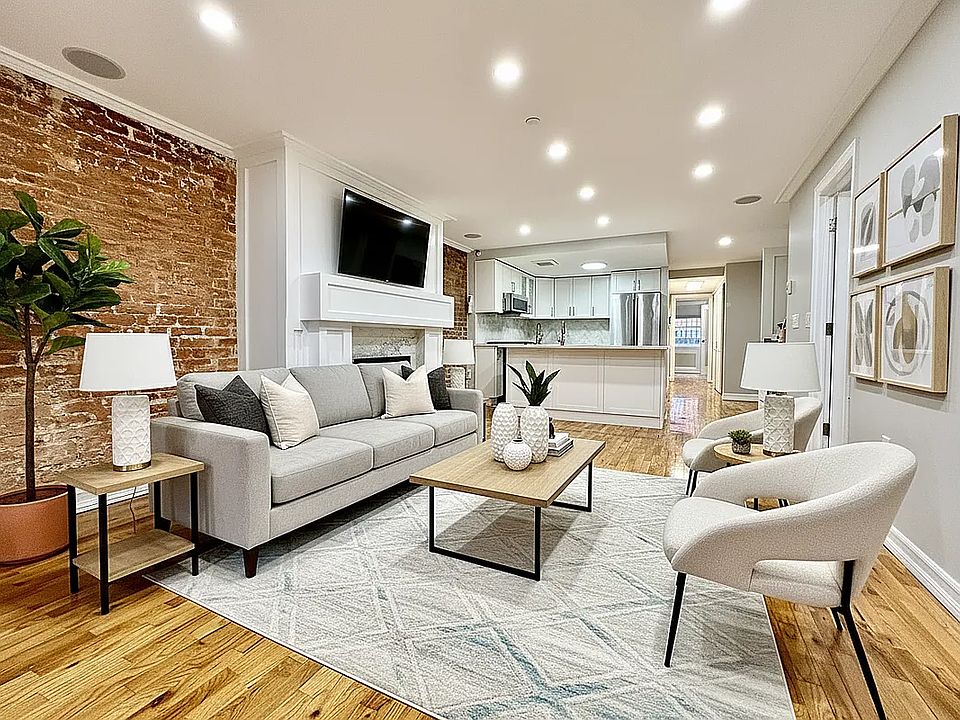 1st image of 422 Clermont Ave #1