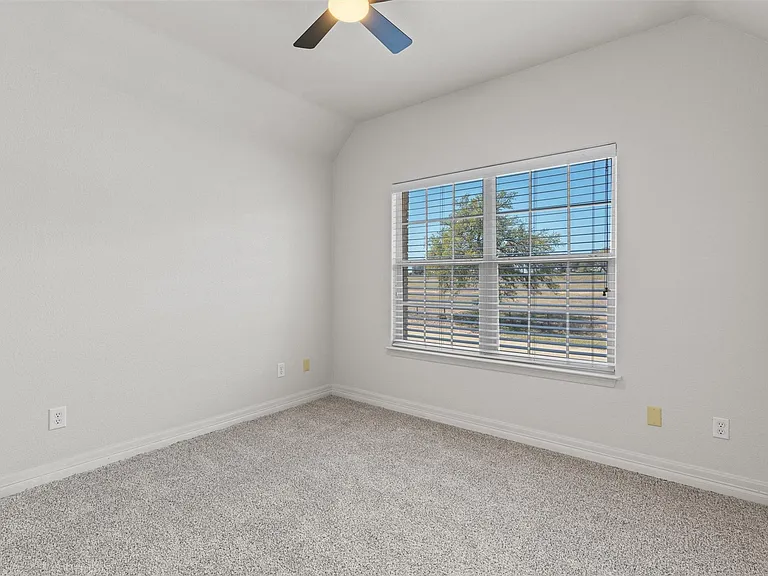312 Country Club Dr — Photo 25