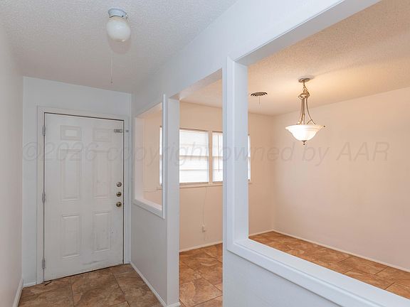3rd image of 2901 S Apache St