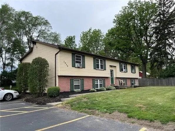 7928 E Main Rd #1W, Le Roy, NY 14482