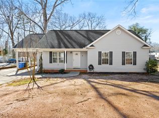 6 Tall Oaks Dr, Greenville, SC 29611