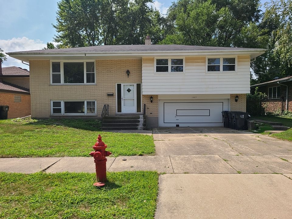 1st image of 1003 E 171st Pl