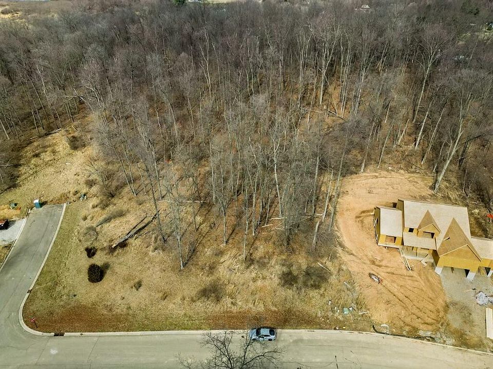 1st image of 1885 Queen Elizabeth Dr