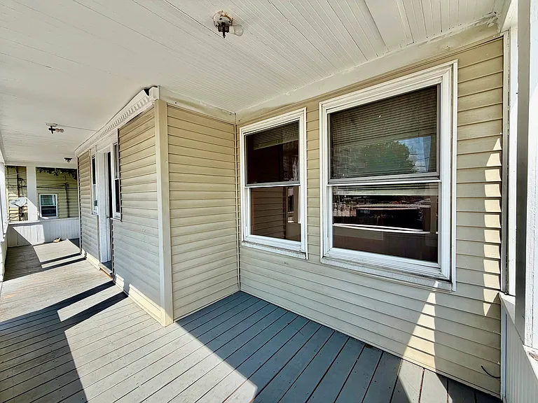 18 Bigelow St #16 — Photo 8