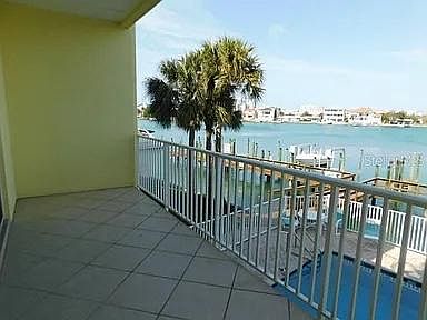 3rd image of 656 Bayway Blvd APT 6