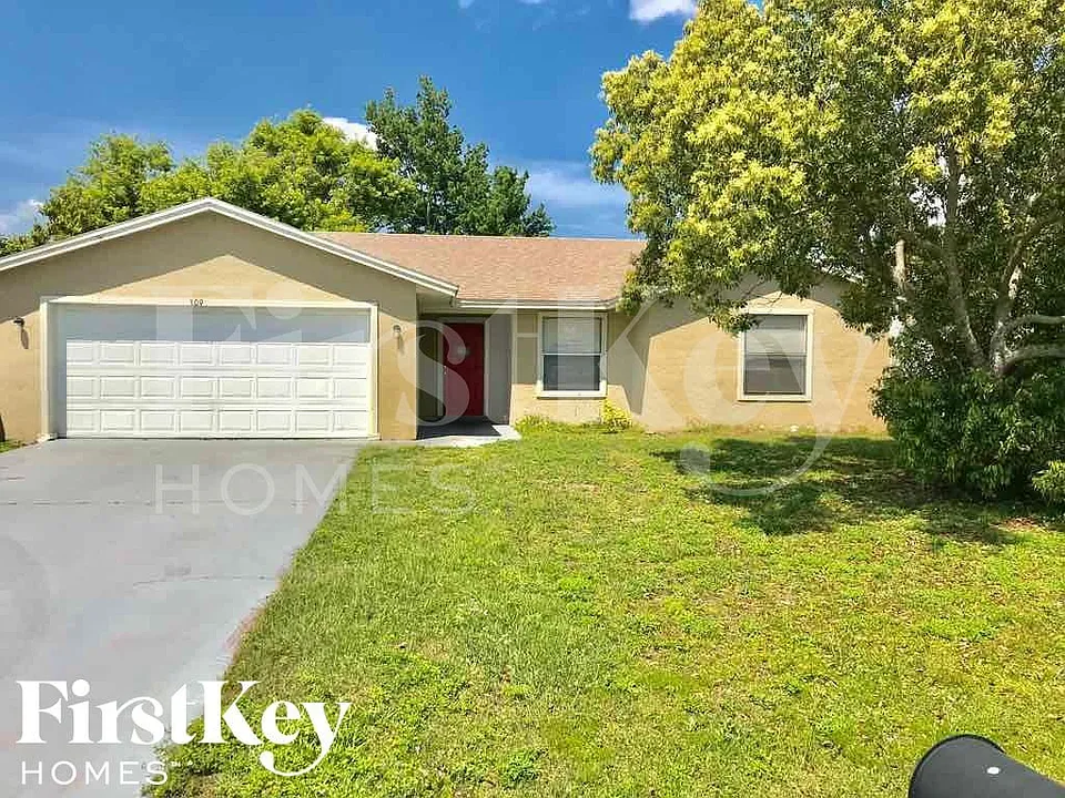309 Clearwater Ln