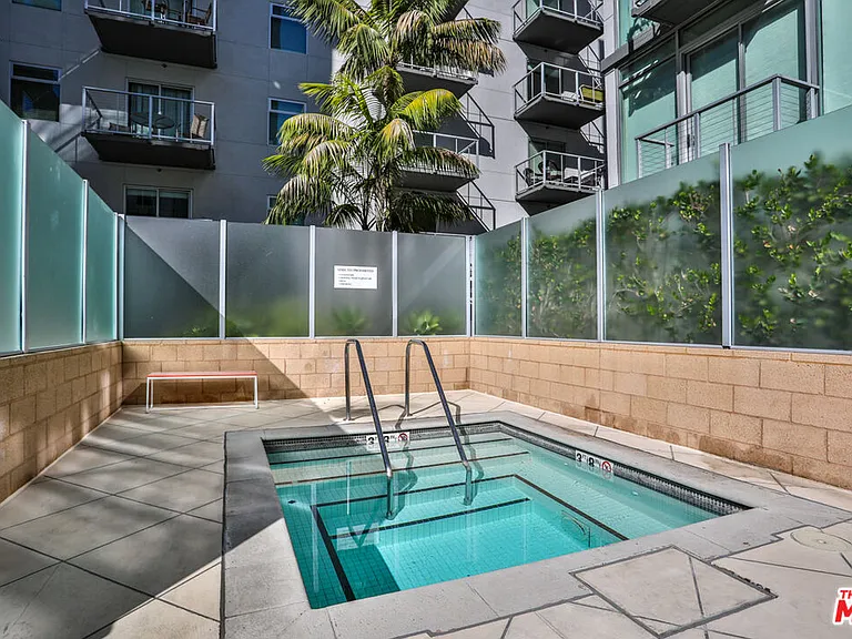 645 W 9th St #201 — Photo 30