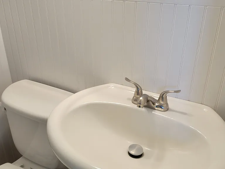 237 Country Club Blvd #B — Photo 4
